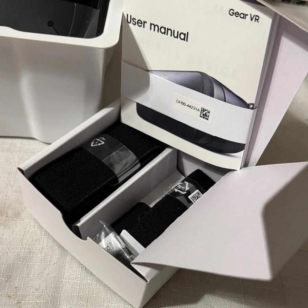 Samsung Gear VR Headset - black, in new condition